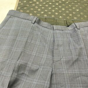 Men’s Hugo boss 38 waist 100% wool blue with black